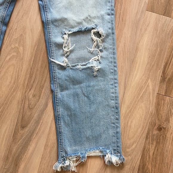 We the free distressed w holes raw fray hem button fly jean size 26 - Picture 5 of 17